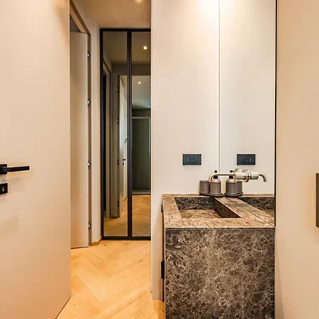 Apartment Luxury With View Steps From The Duomo Mailand