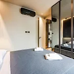 דירה Luxury With View Steps From The Duomo מילאנו